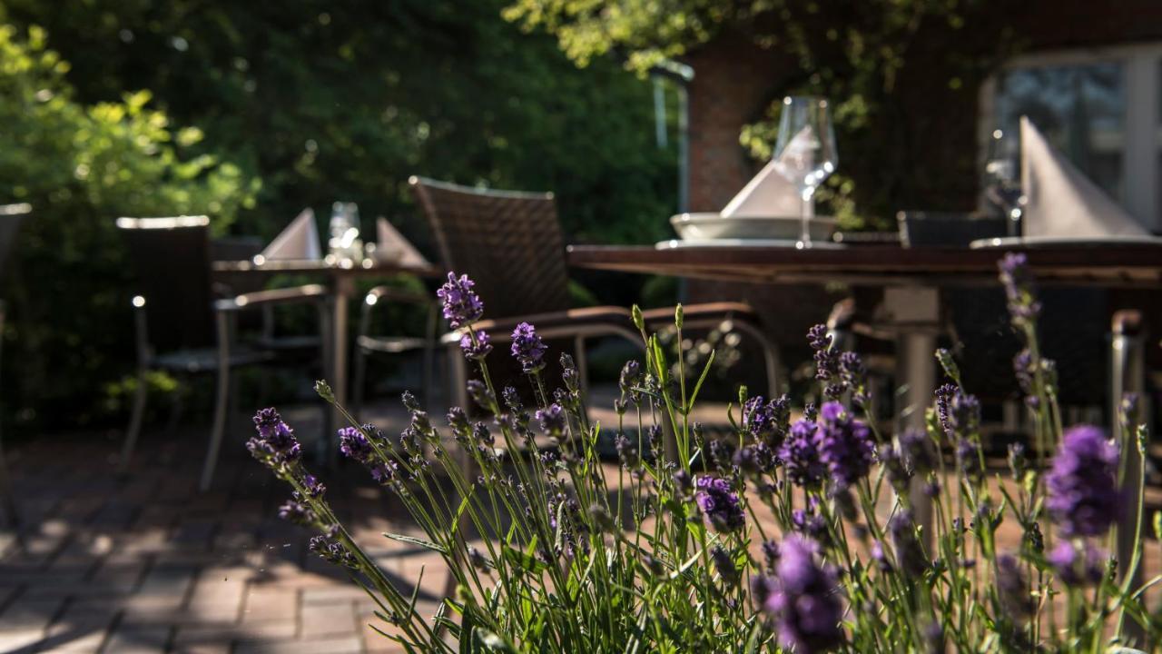 Kirchspielkrug Landhotel & Restaurant Westerhever Exterior foto